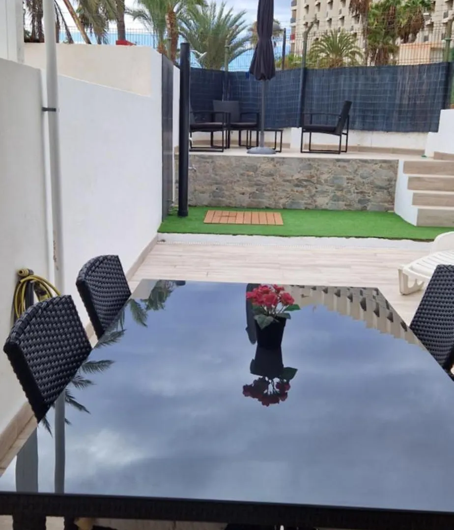 Vakantiehuis Sunny Large Terrace Apartment In Center Of Las Americas Playa de las Américas